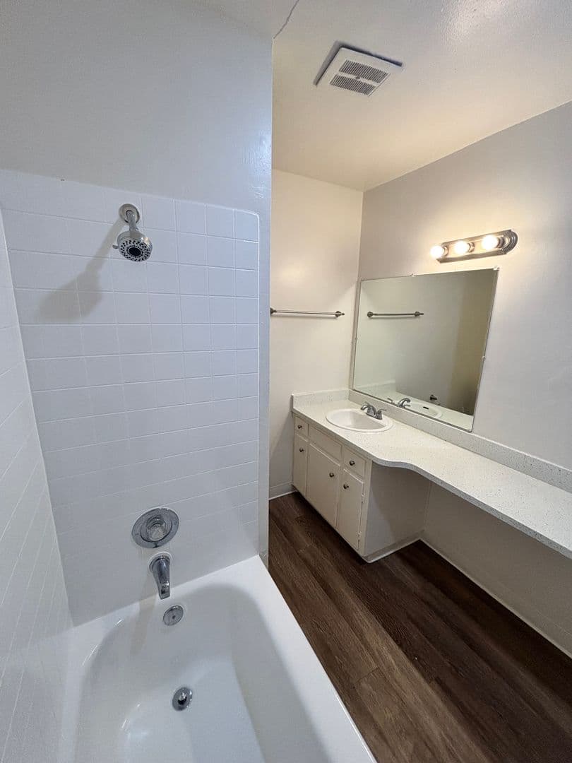 San Diego Apartment: 5722 University Avenue