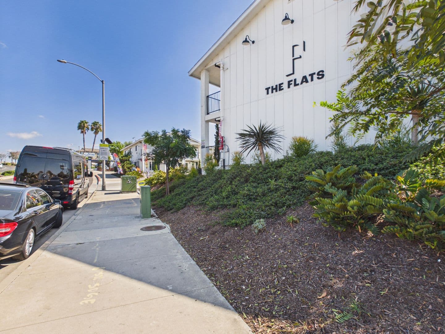 La Mesa Apartment: 7475 El Cajon Boulevard