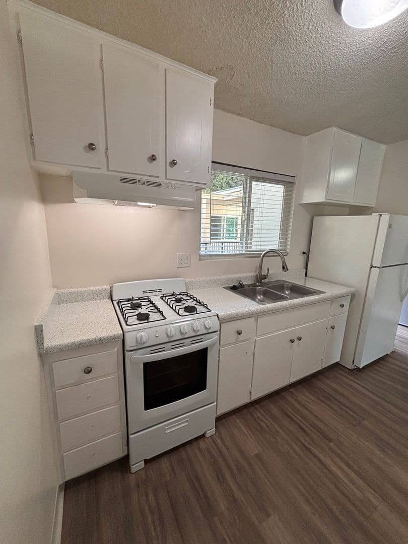 San Diego Apartment: 5722 University Avenue