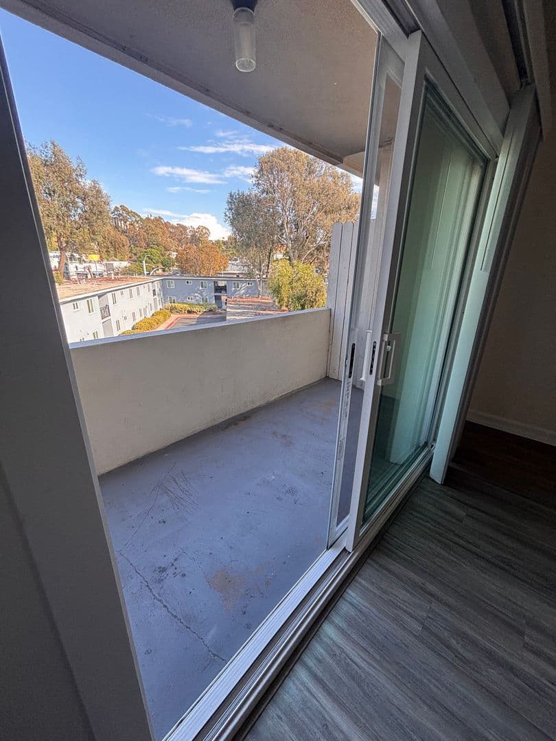 San Diego Apartment: 5722 University Avenue