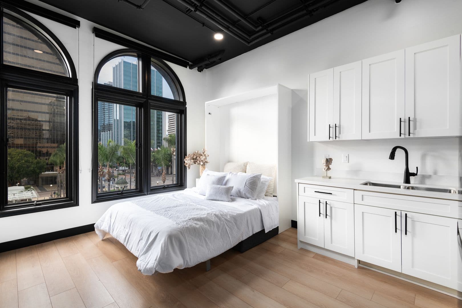 San Diego Apartment: 945 4th Avenue