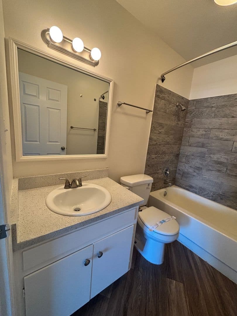San Diego Apartment: 5722 University Avenue