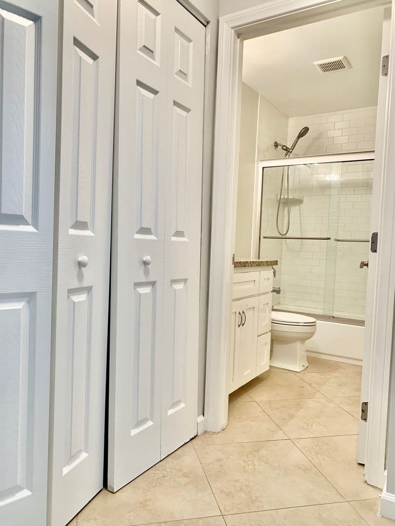 Imperial Beach Apartment: 642 Ocean Lane