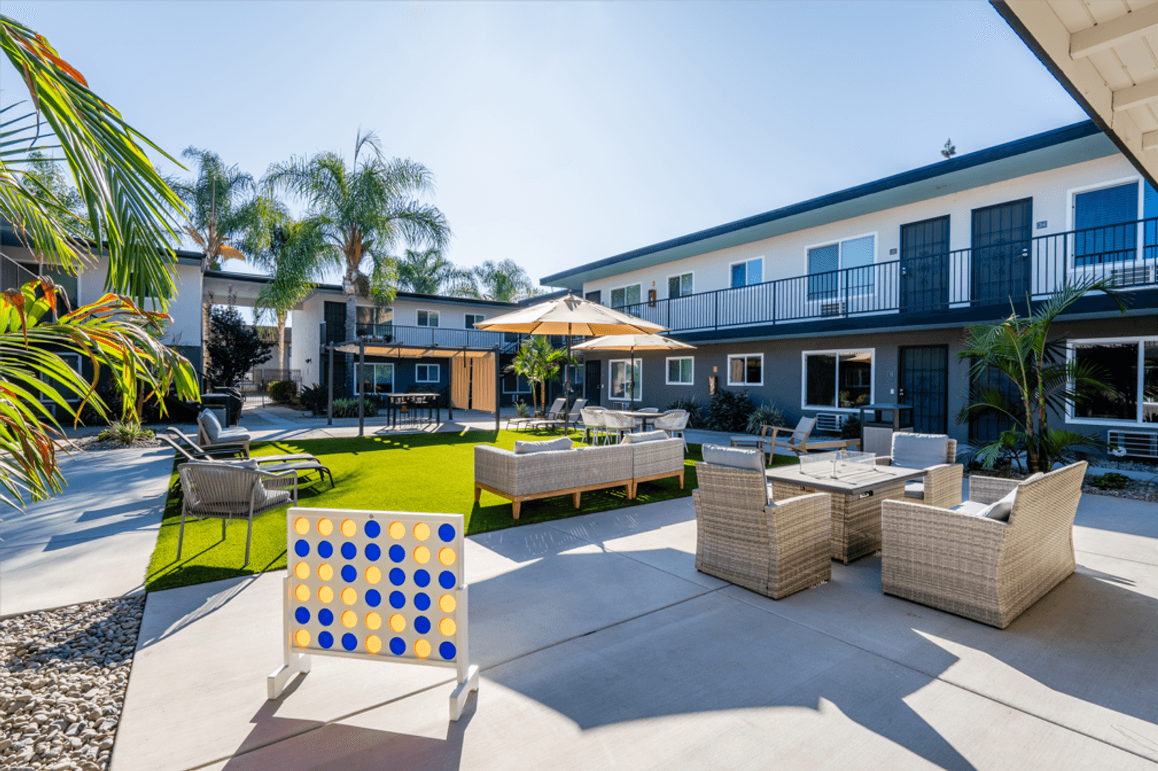 El Cajon Apartment: 294 Ballantyne  St.
