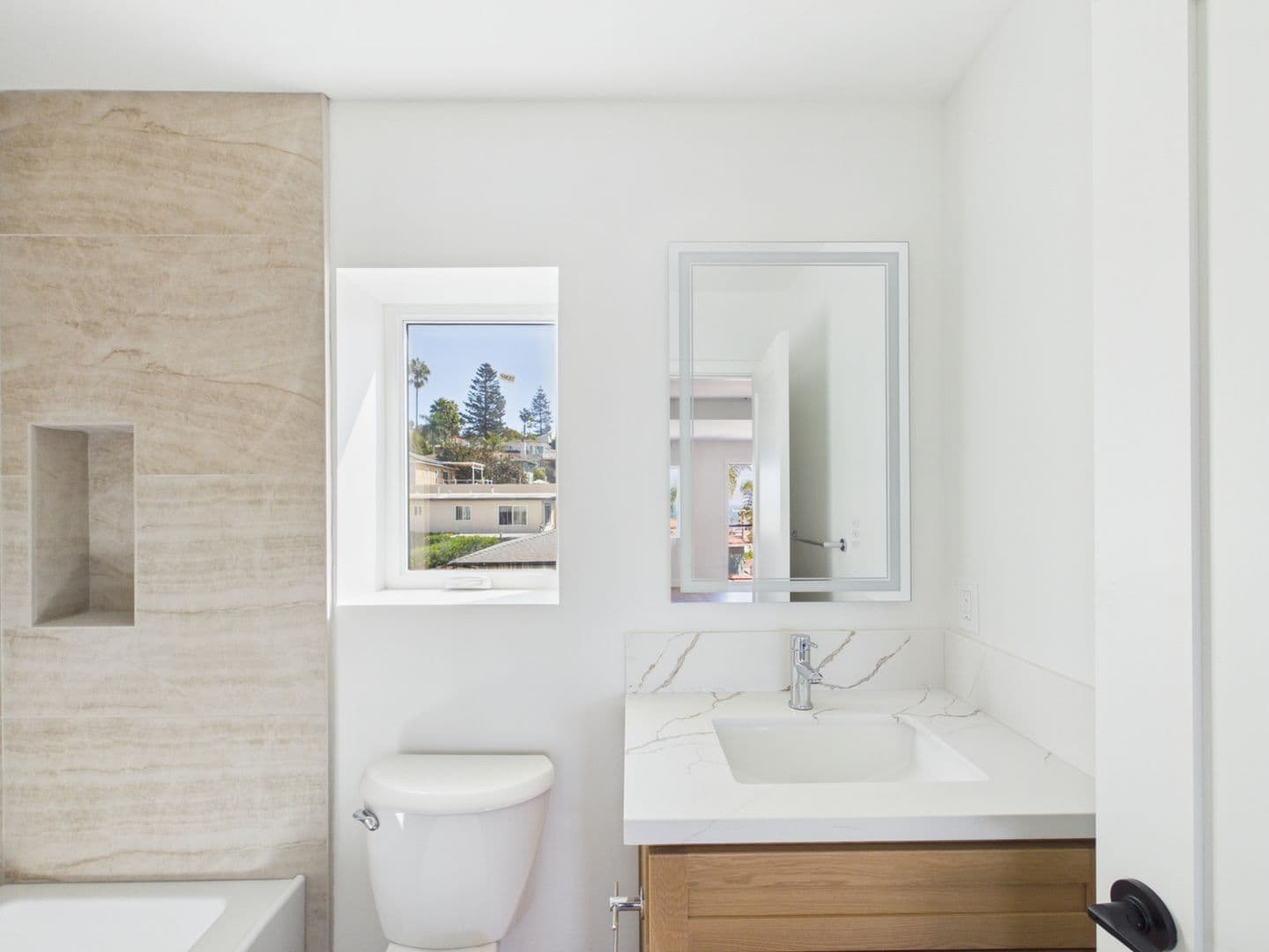 San Diego Apartment: 1485 Froude Street