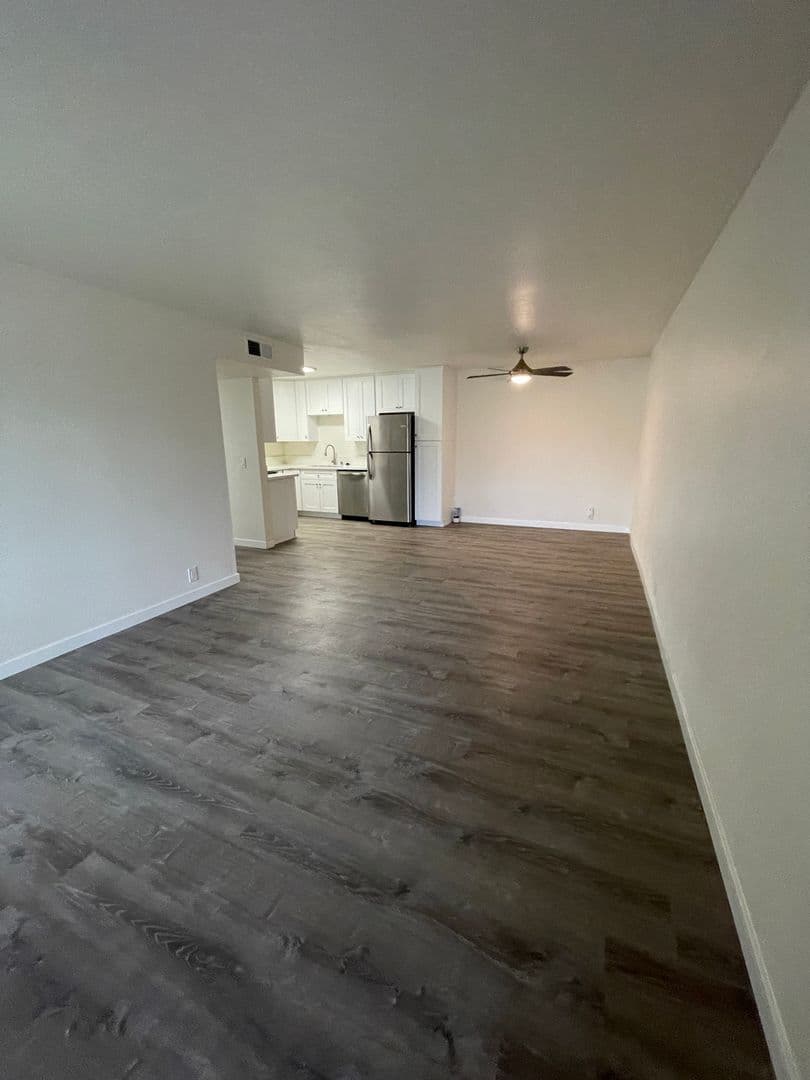 Oceanside Apartment: 707 - 709 Eaton Street