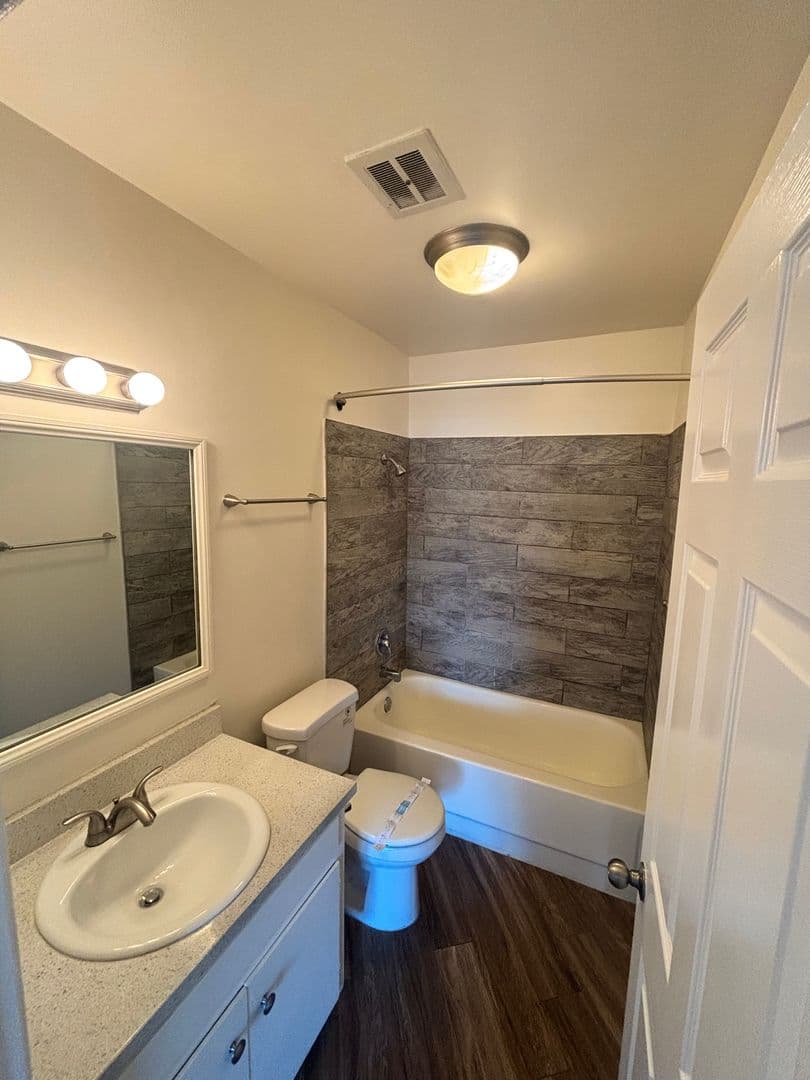 San Diego Apartment: 5722 University Avenue