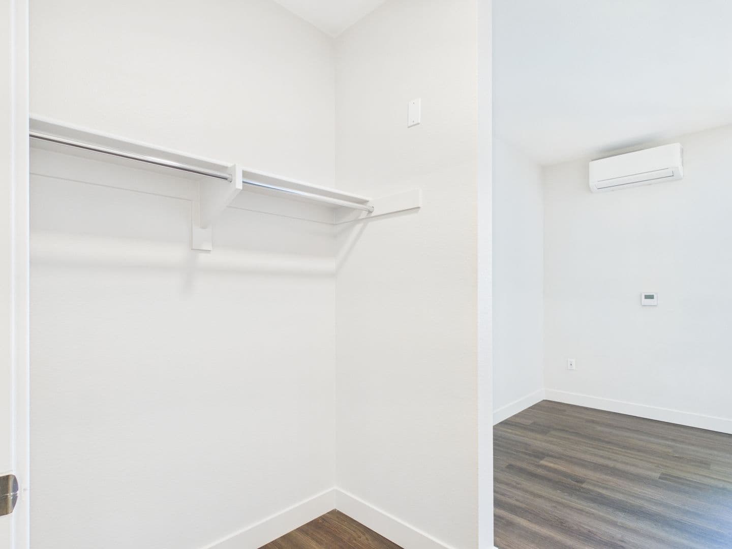 Vista Apartment: 1559 N. Santa Fe Avenue