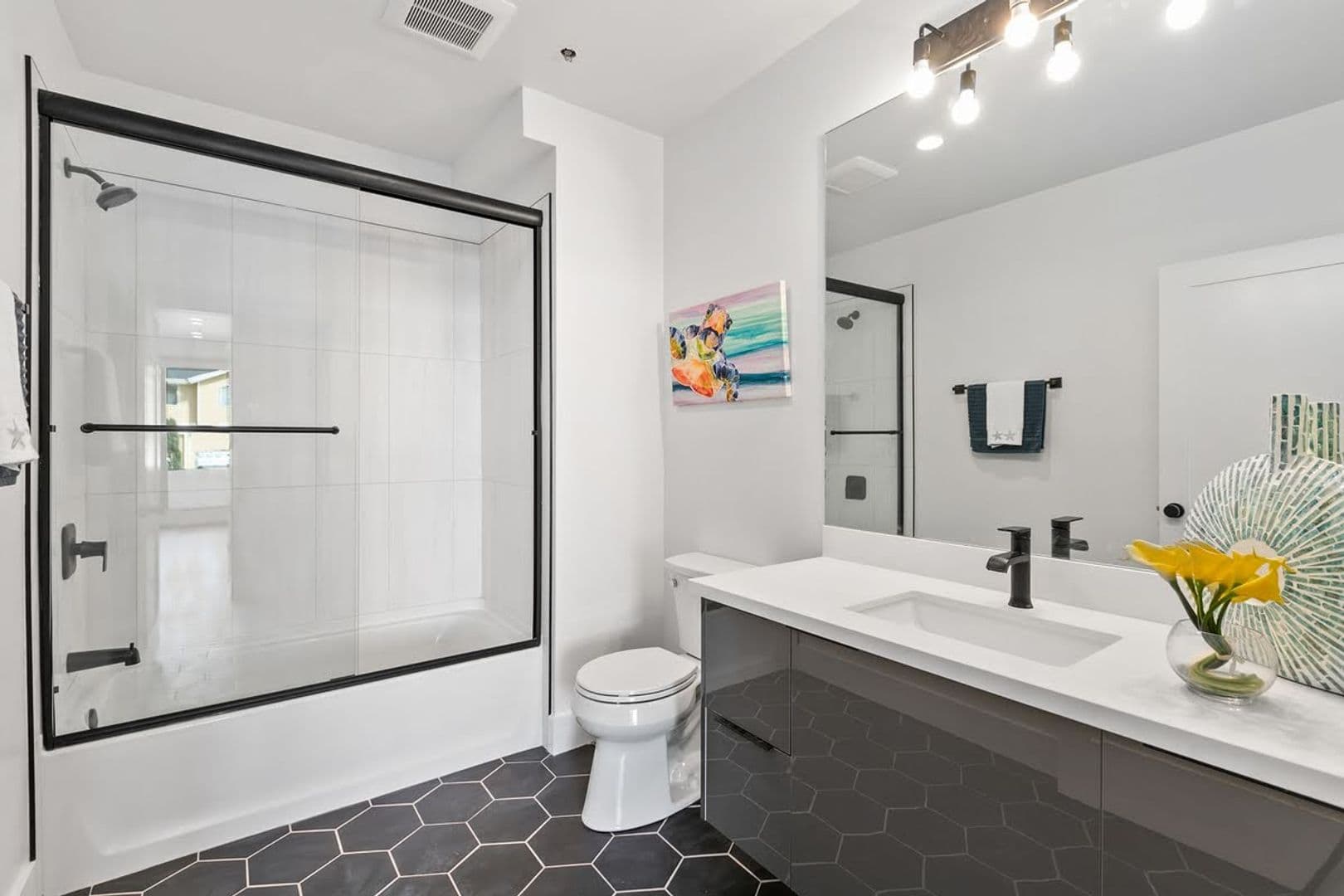 San Diego Apartment: 4551 Hamilton Street