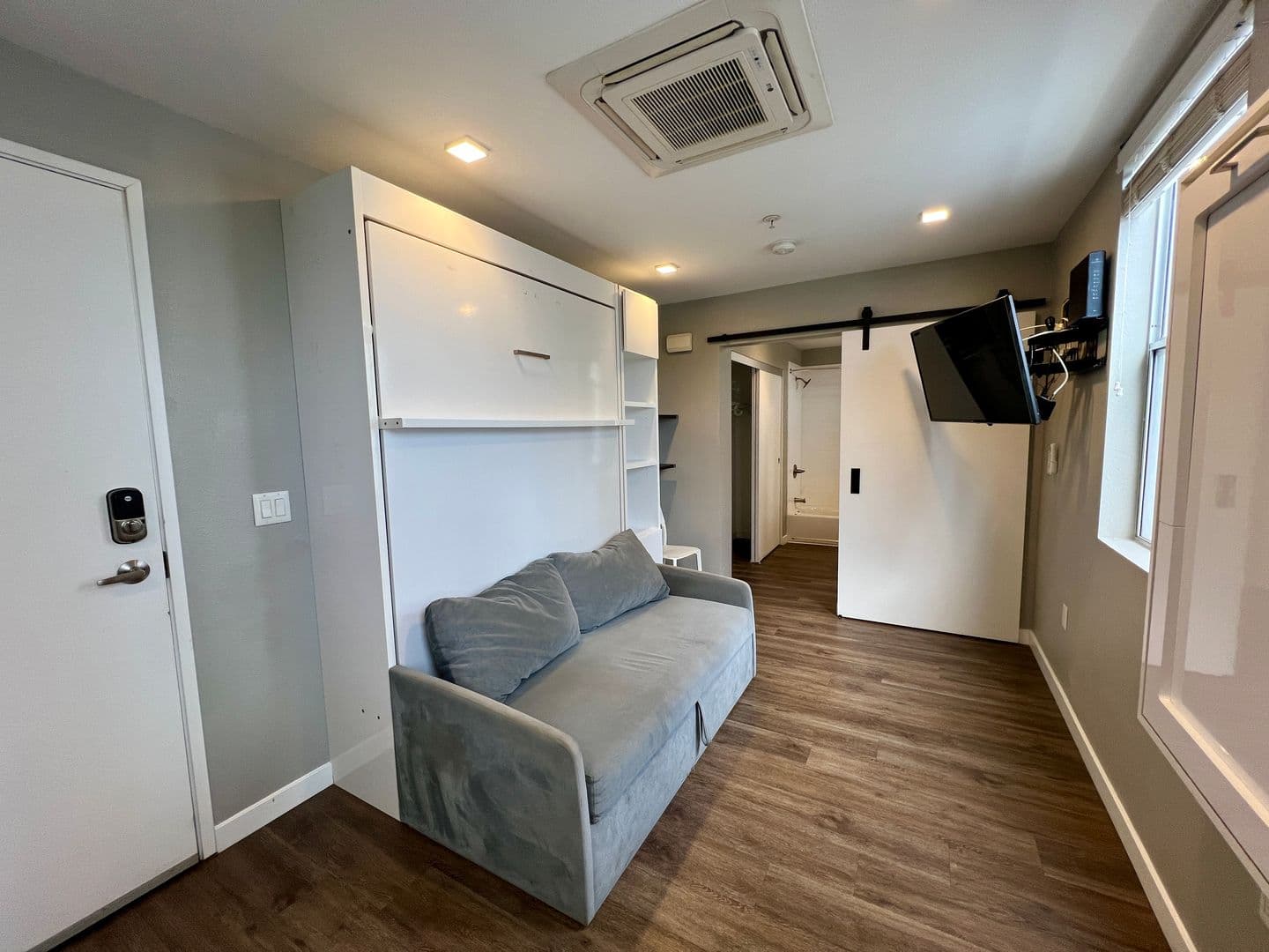 San Diego Apartment: 435 13th Street