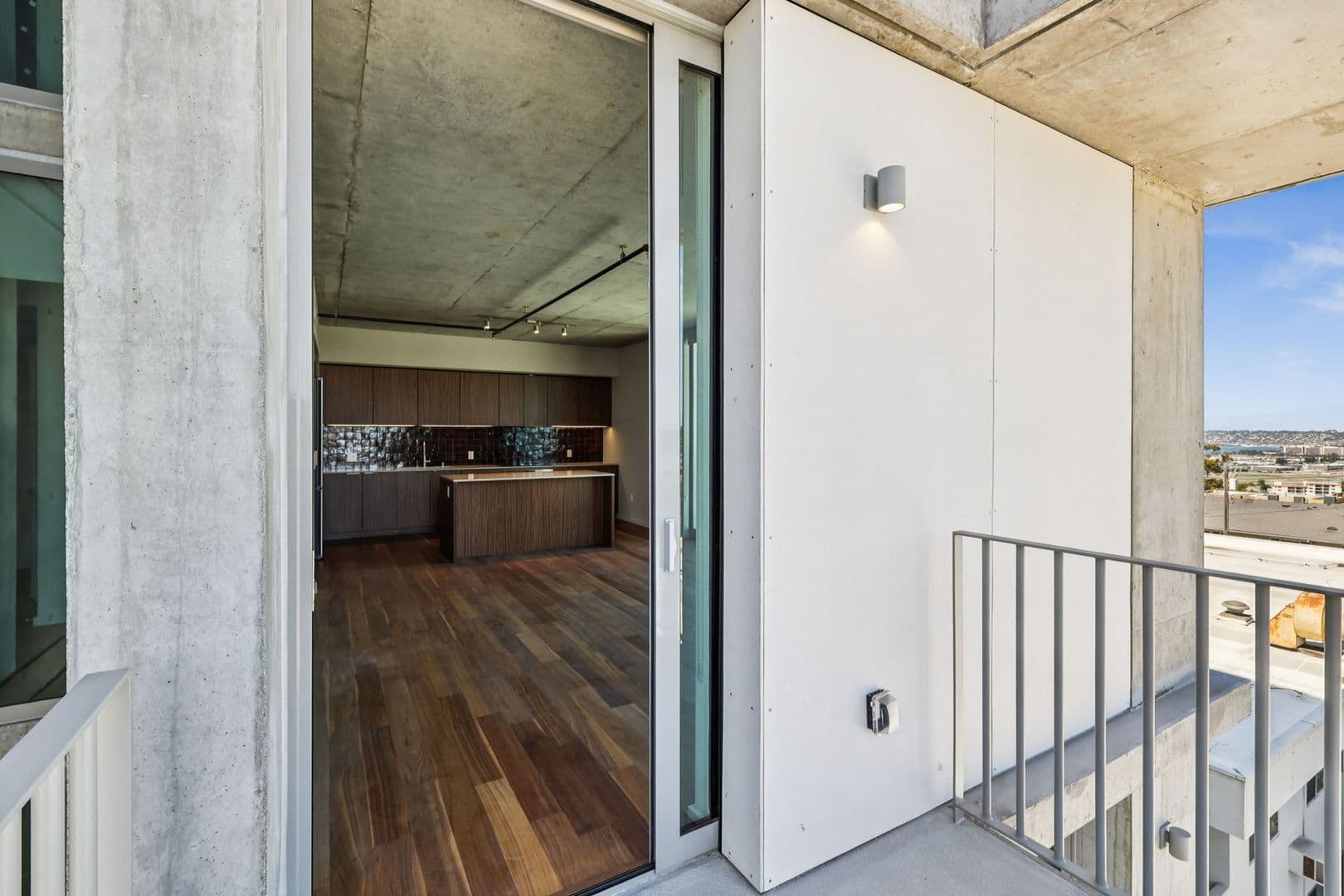 San Diego Apartment: 2710 Third Avenue