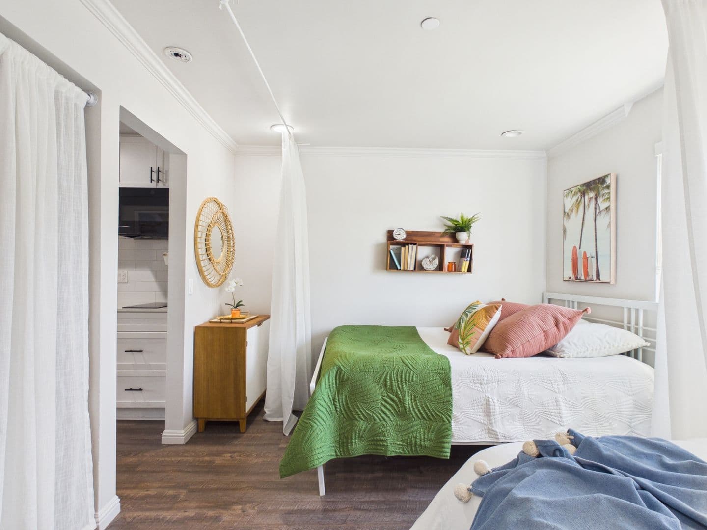 La Mesa Apartment: 7475 El Cajon Boulevard