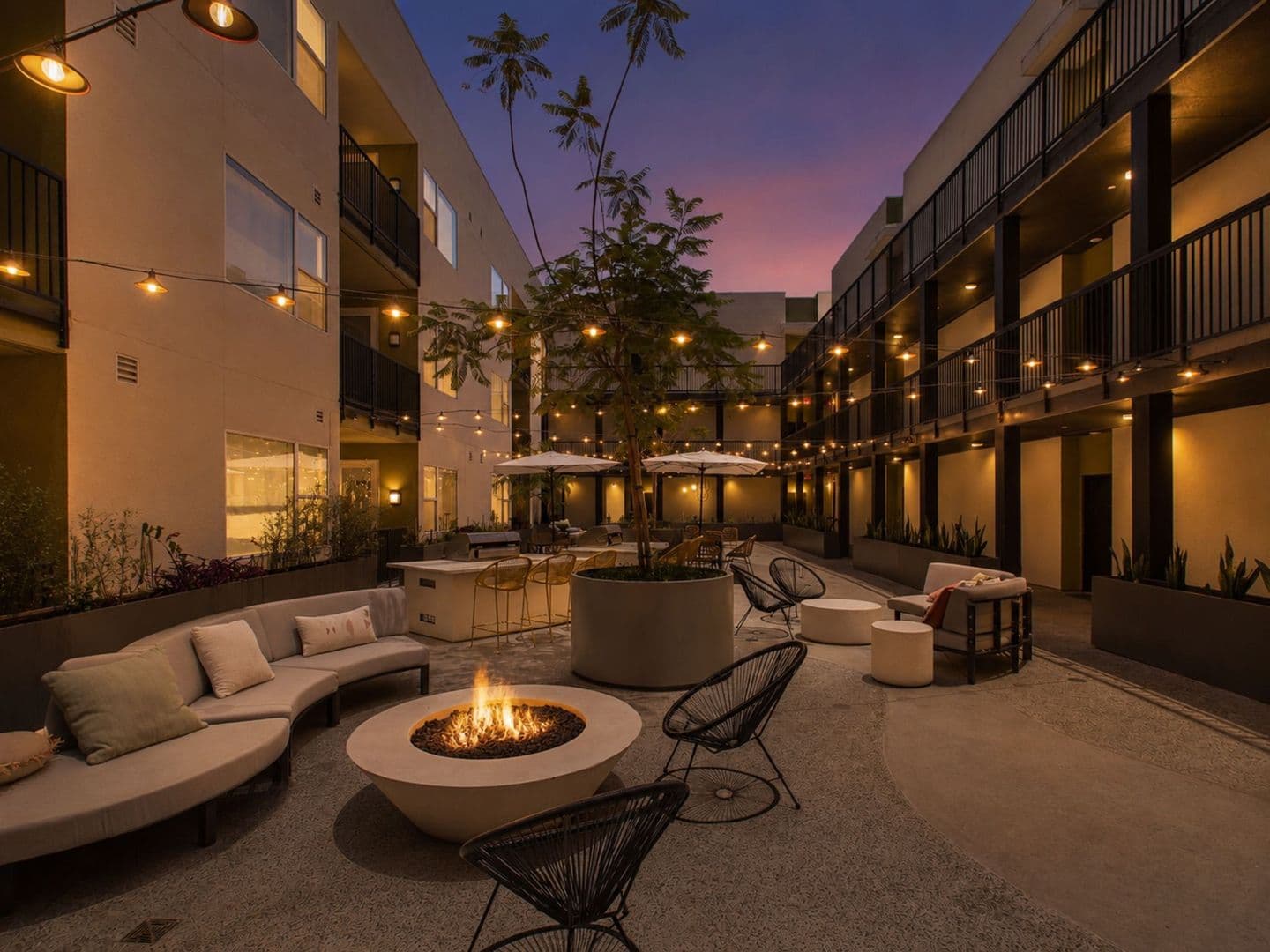 Vista Apartment: 1559 N. Santa Fe Avenue