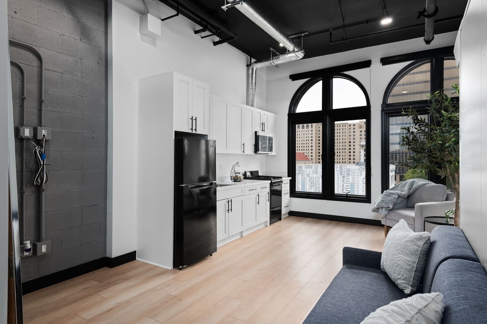 San Diego Apartment: 945 4th Avenue