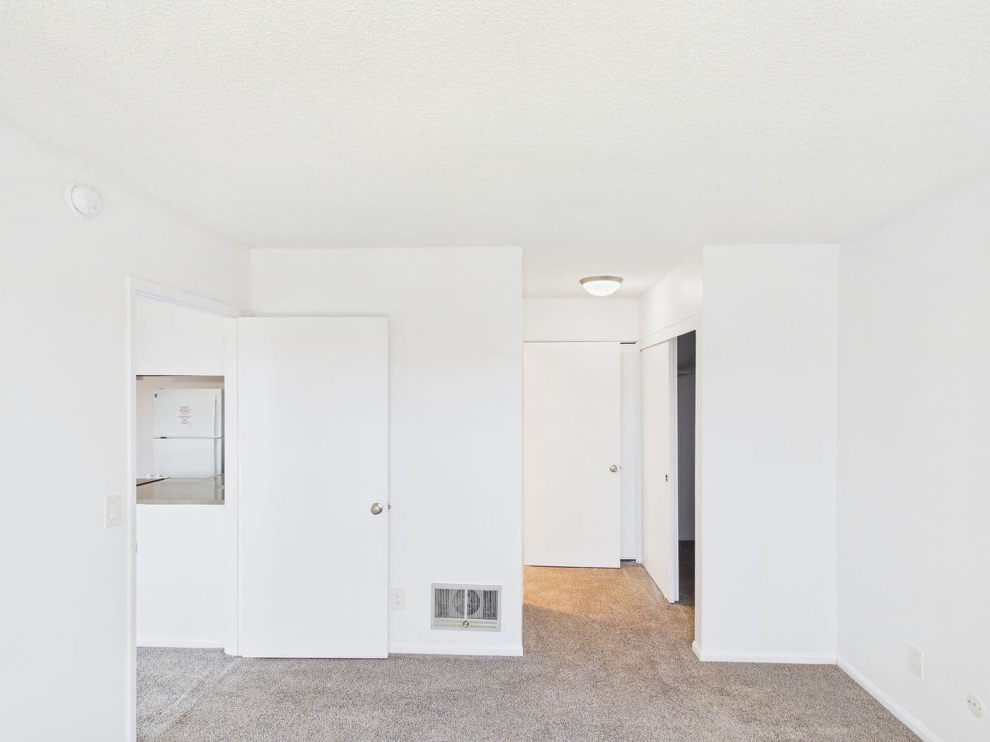 San Diego Apartment: 6106 Beadnell Way