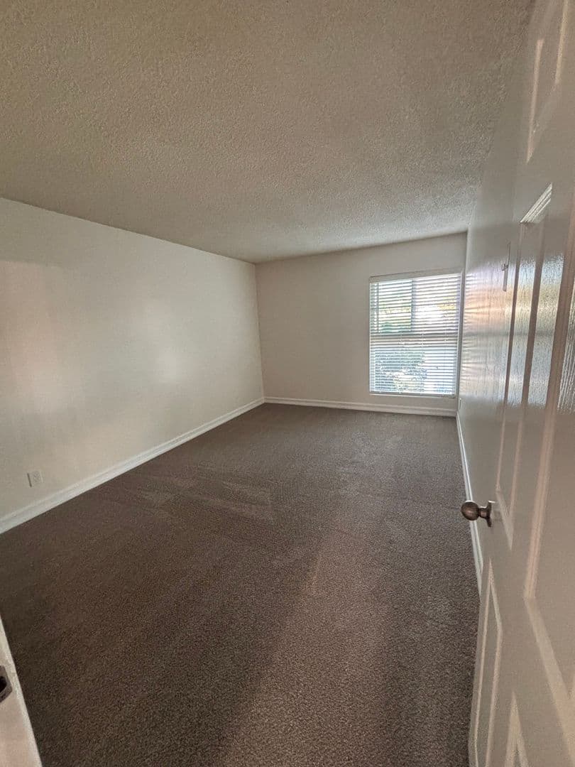 San Diego Apartment: 5722 University Avenue