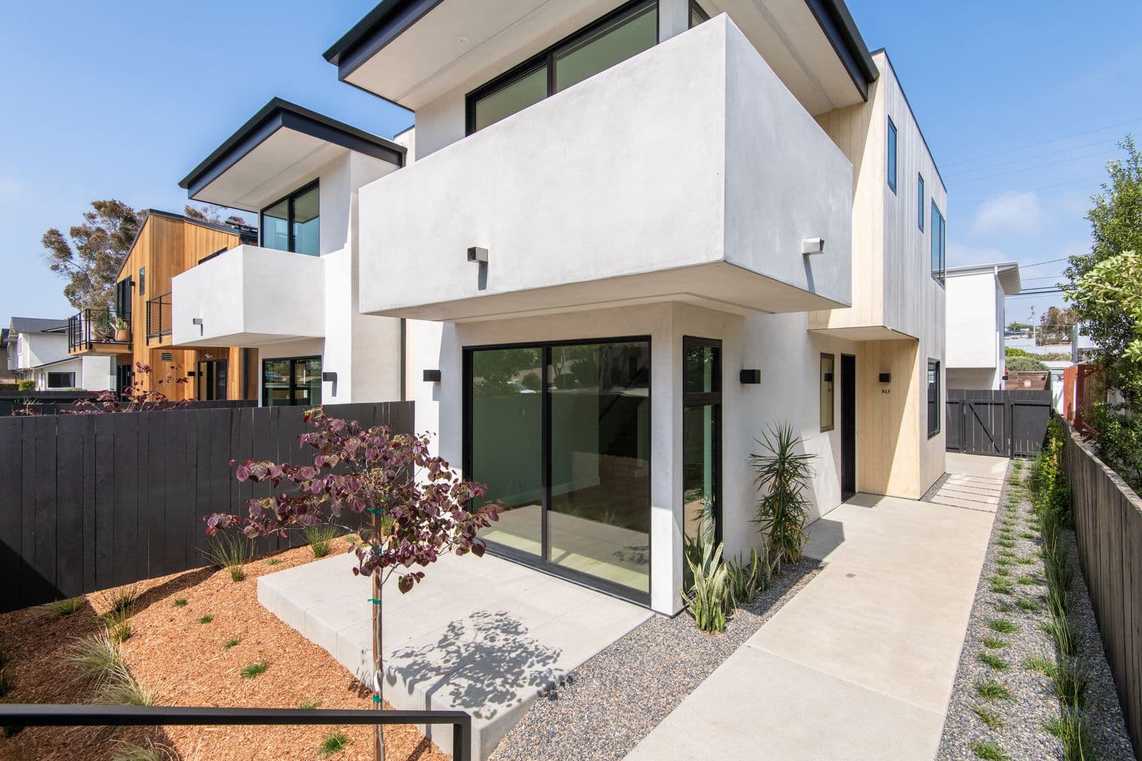 Encinitas Apartment: 811 3rd Street