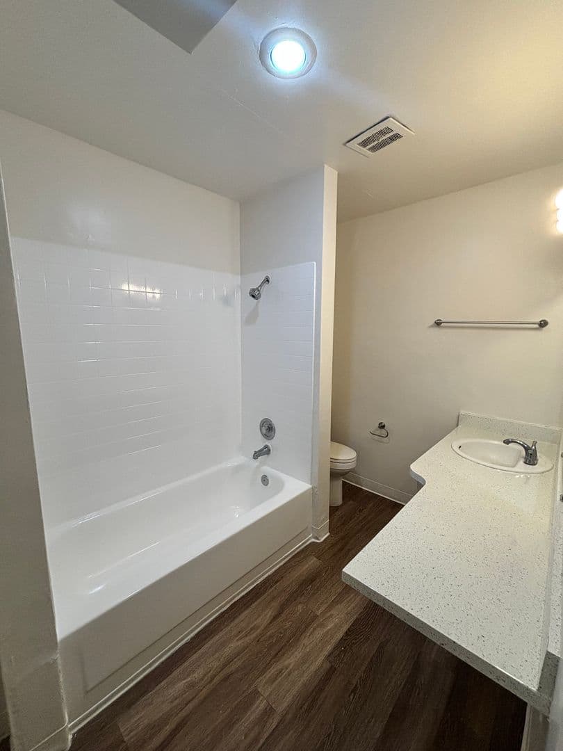 San Diego Apartment: 5722 University Avenue