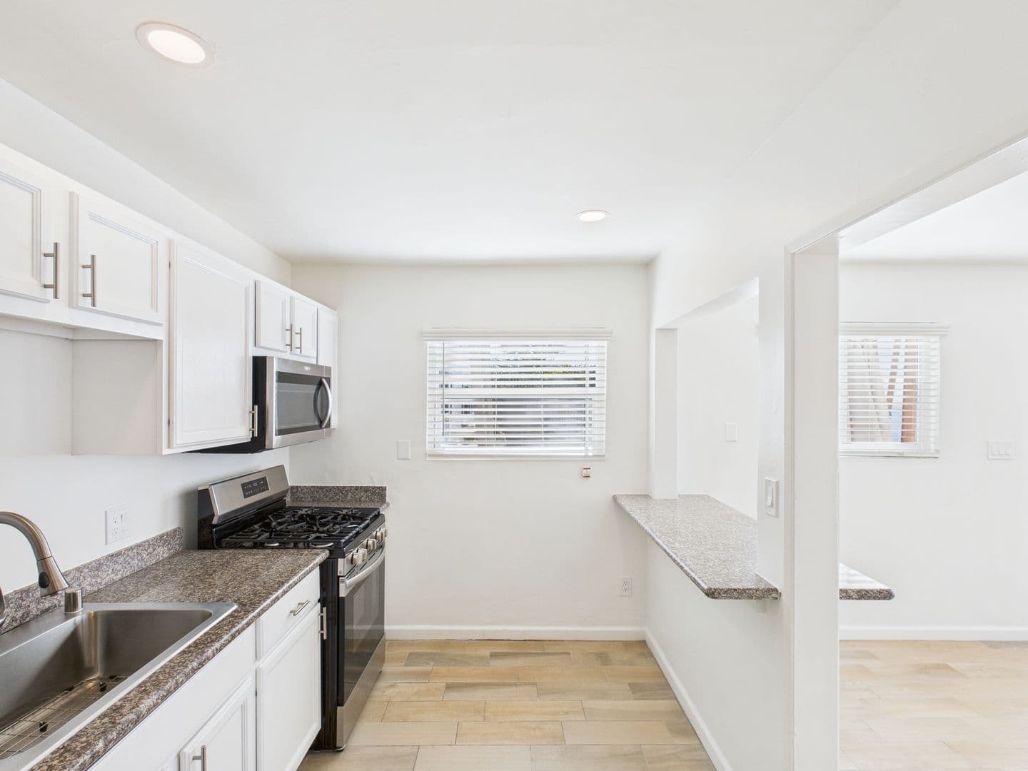 Encinitas Apartment: 330 W I Street