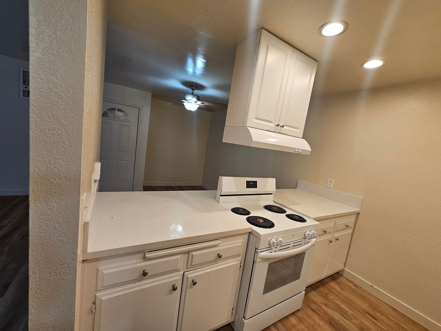 Chula Vista Apartment: 1052 Del Mar Ave