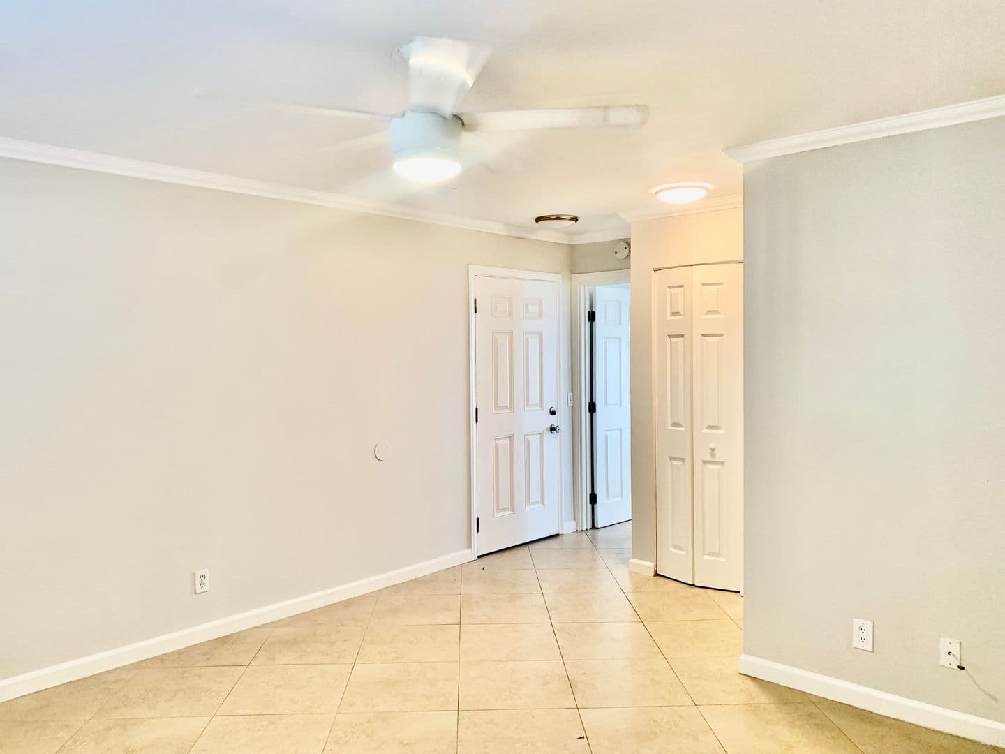 Imperial Beach Apartment: 642 Ocean Lane