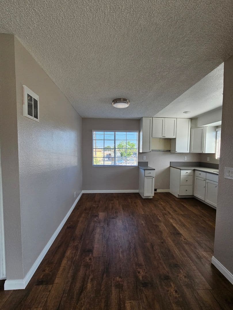 Chula Vista Apartment: 535-537 G Street