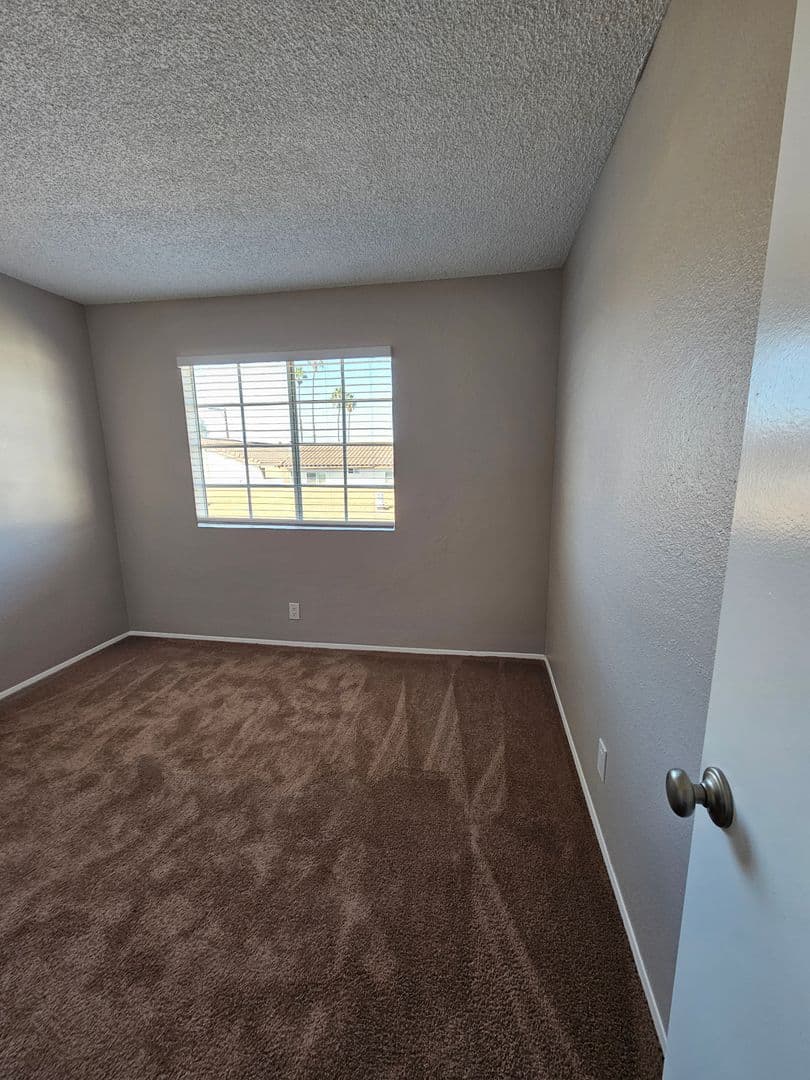 Chula Vista Apartment: 535-537 G Street