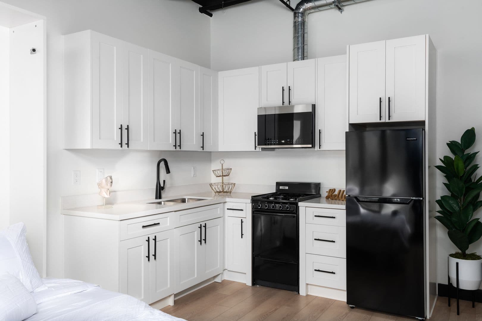 San Diego Apartment: 945 4th Avenue