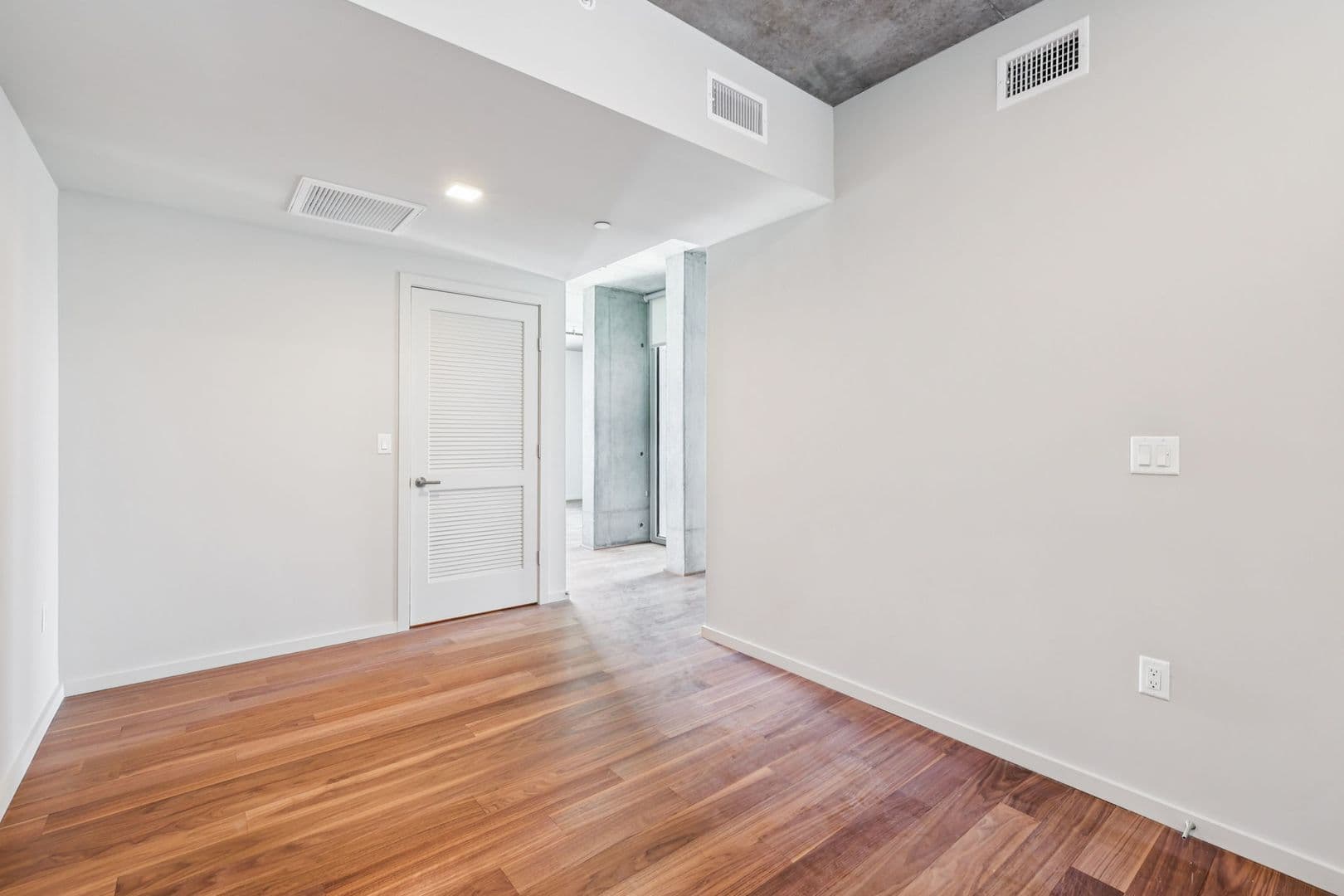 San Diego Apartment: 2710 Third Avenue