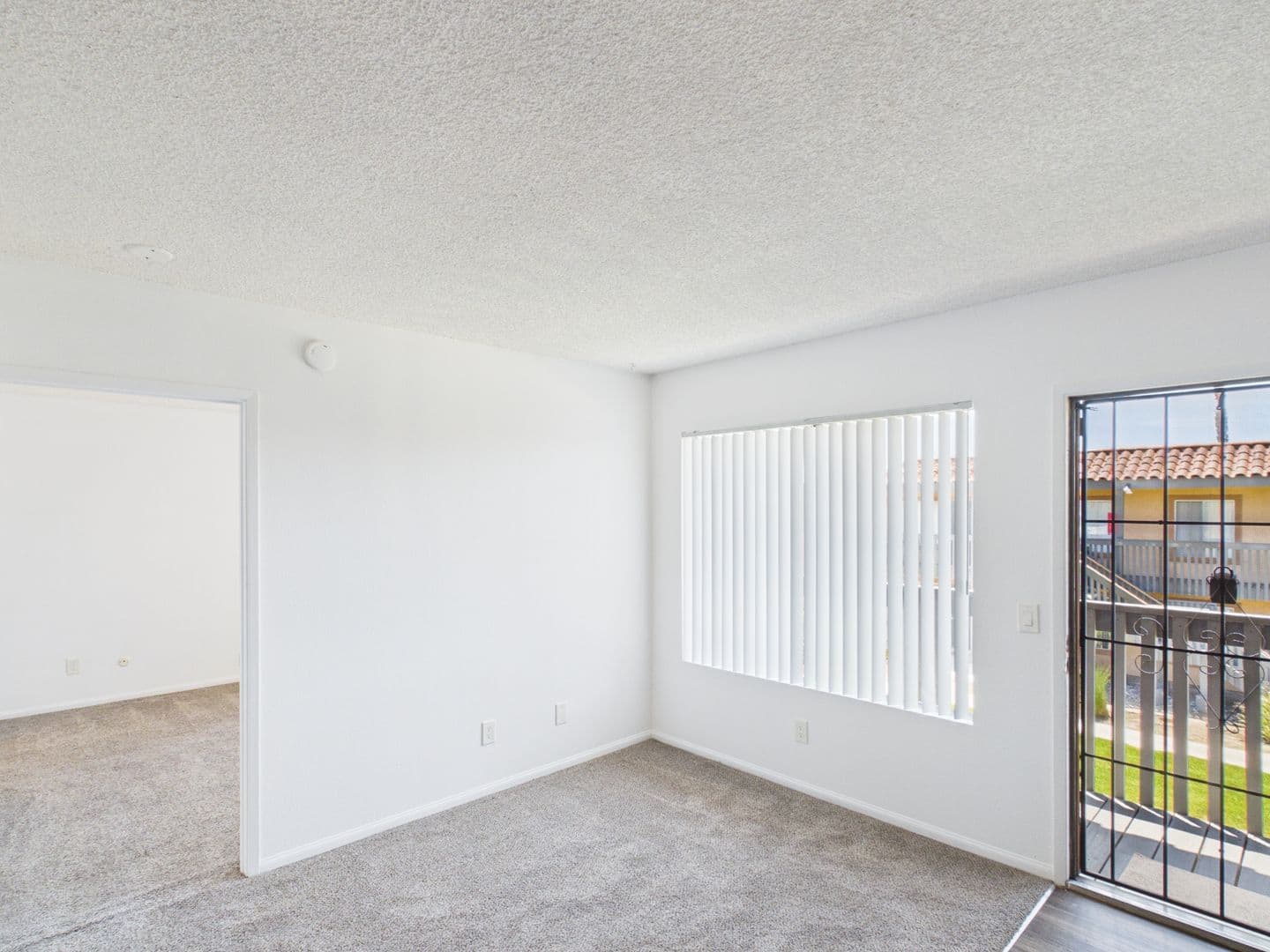 San Diego Apartment: 6106 Beadnell Way