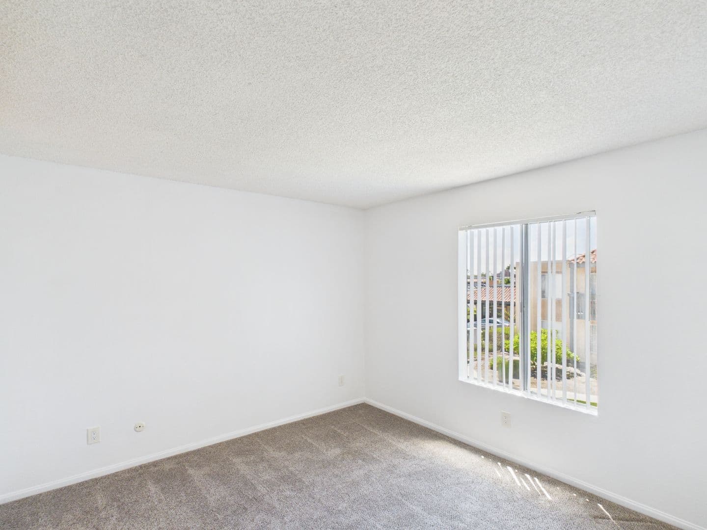 San Diego Apartment: 6106 Beadnell Way