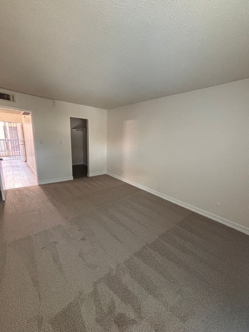 San Diego Apartment: 5722 University Avenue