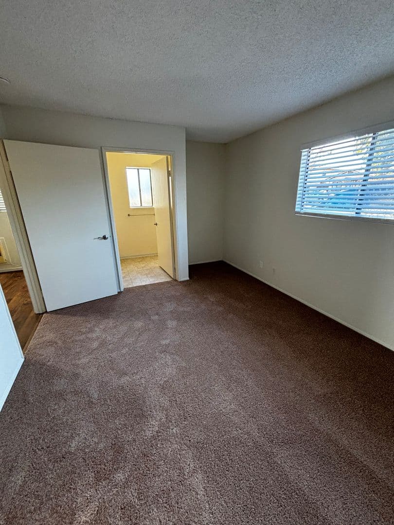 Chula Vista Apartment: 411 and 415 Park Way