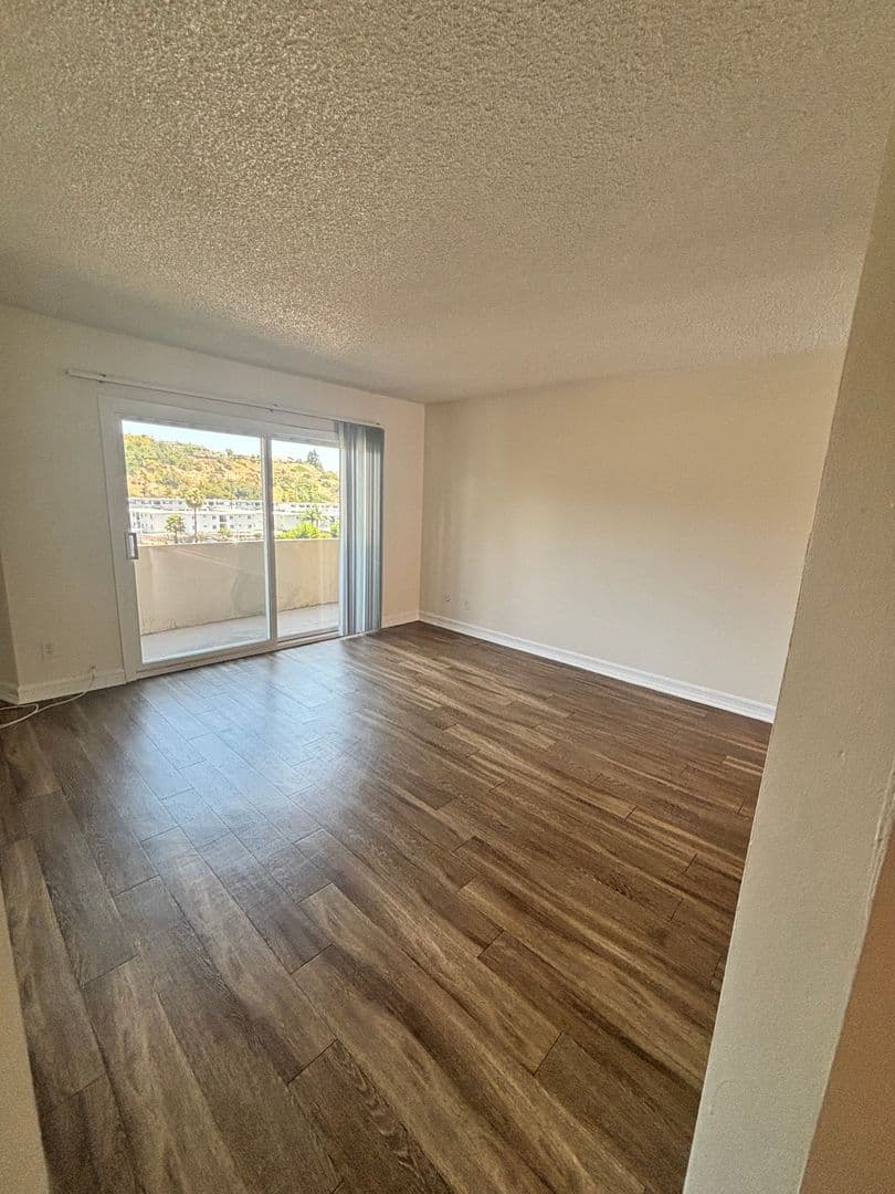 San Diego Apartment: 5722 University Avenue