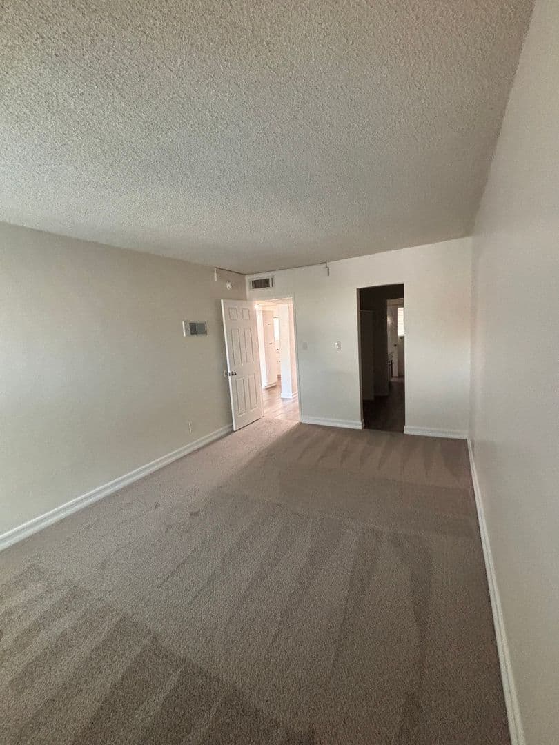 San Diego Apartment: 5722 University Avenue