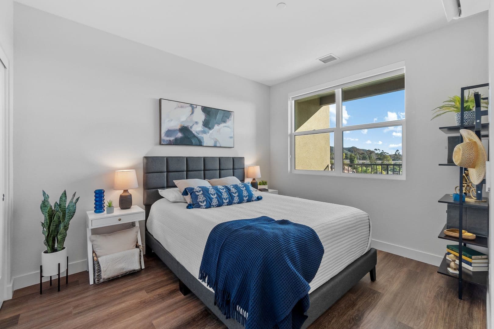 San Diego Apartment: 10211 Rancho Carmel Drive