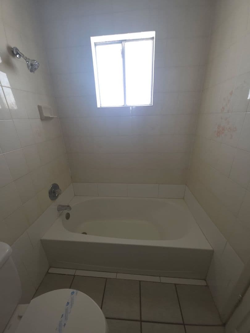 Yuma Apartment: 2056 S. 11th Ave