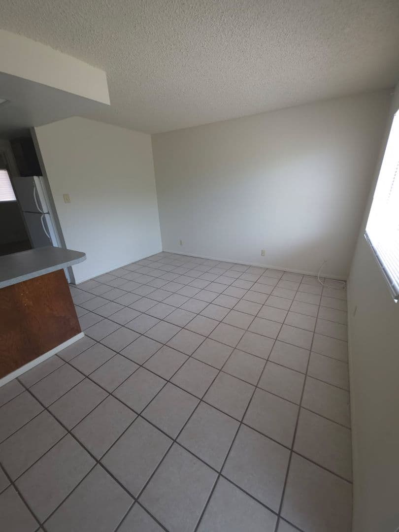 Yuma Apartment: 2056 S. 11th Ave