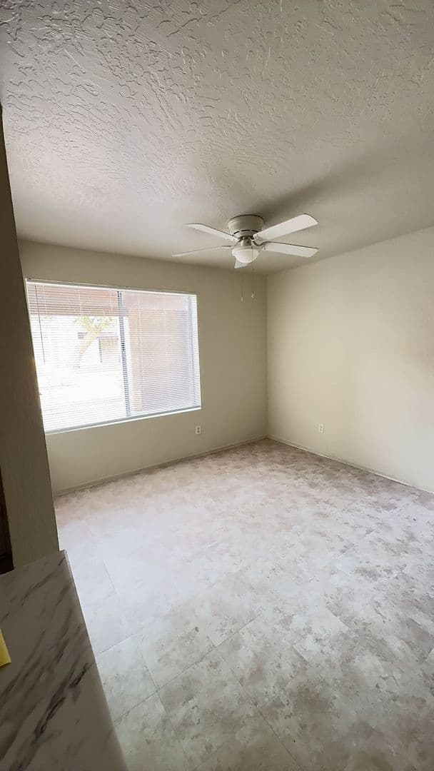Yuma Apartment: Lothlorien Apts.