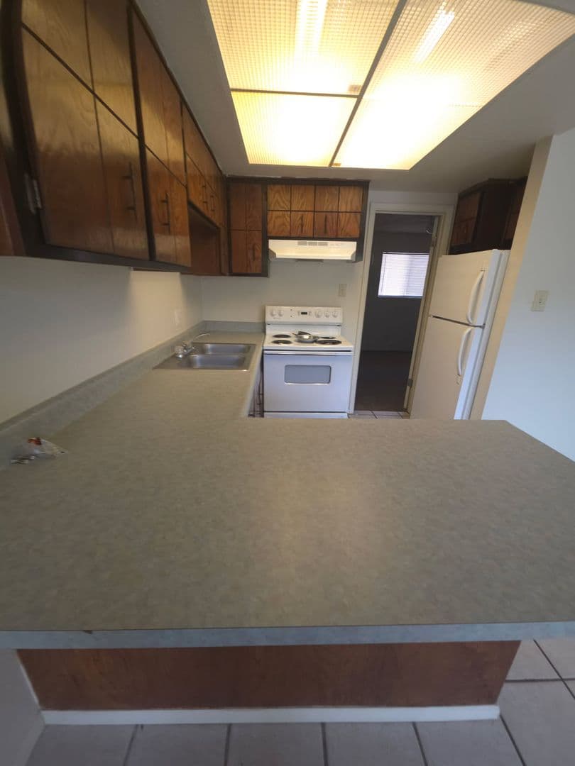 Yuma Apartment: 2056 S. 11th Ave