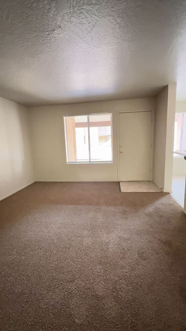 Yuma Apartment: Lothlorien Apts.