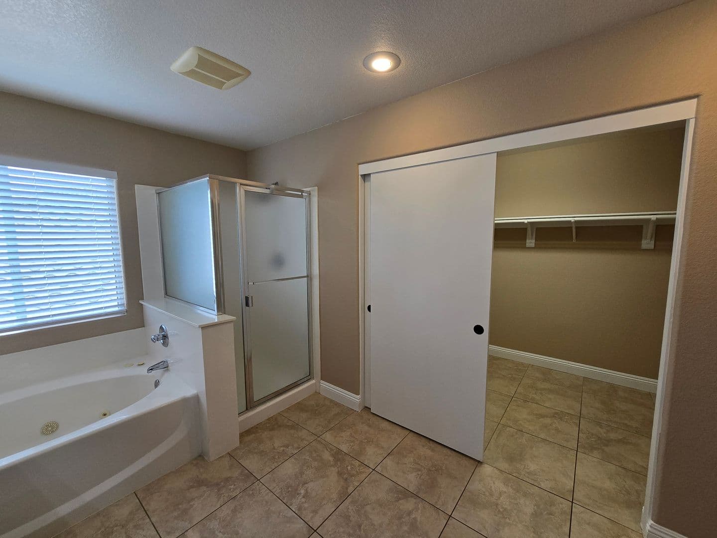 Las Vegas House: 245 Country Greens Avenue