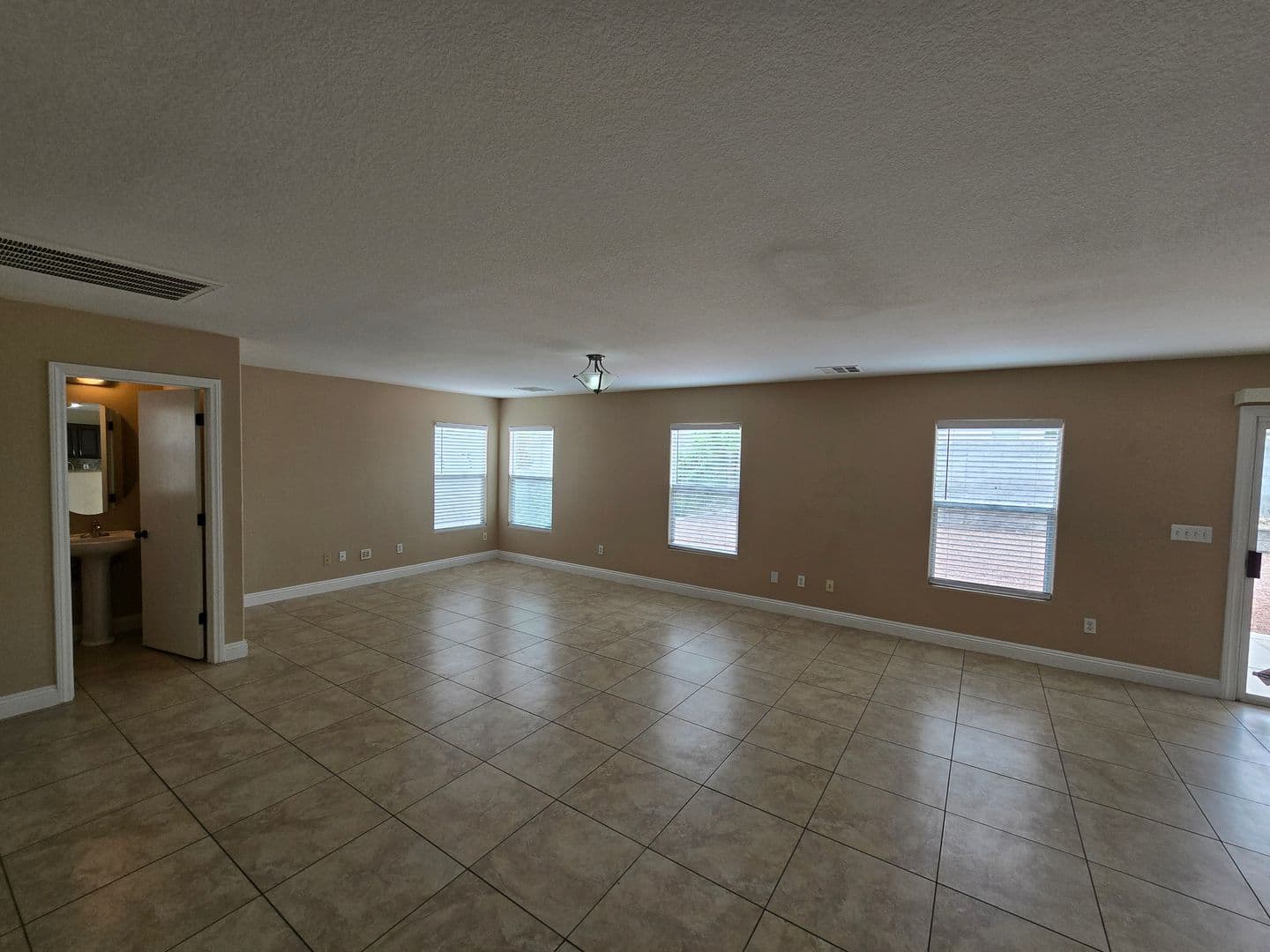 Las Vegas House: 245 Country Greens Avenue