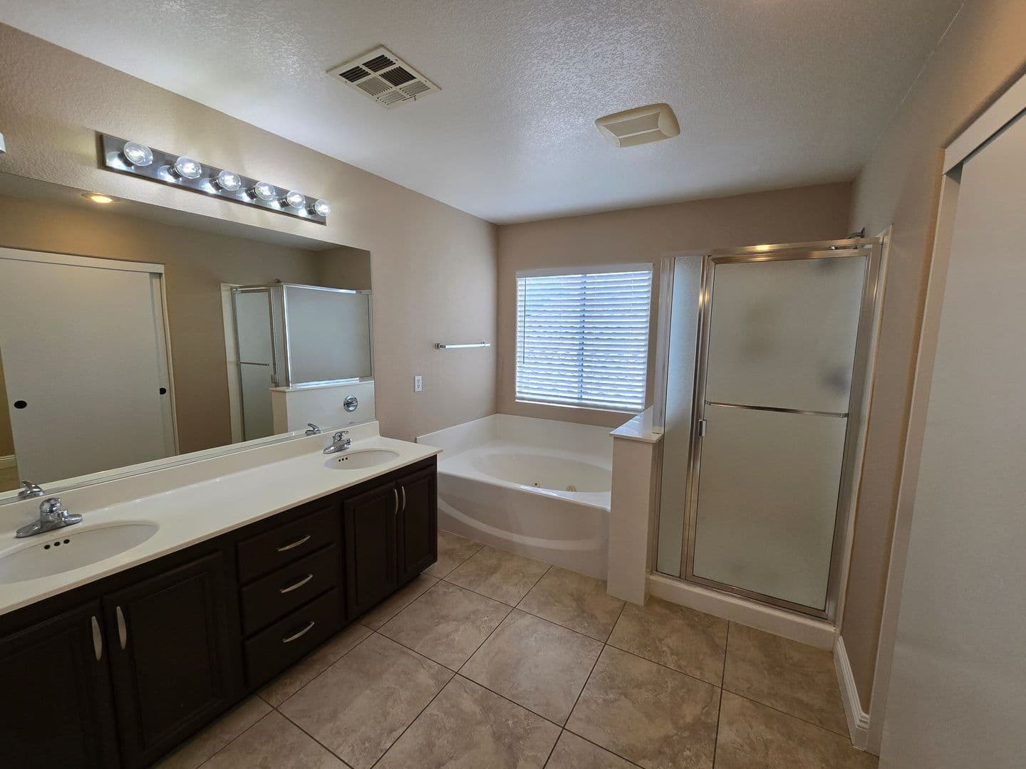Las Vegas House: 245 Country Greens Avenue