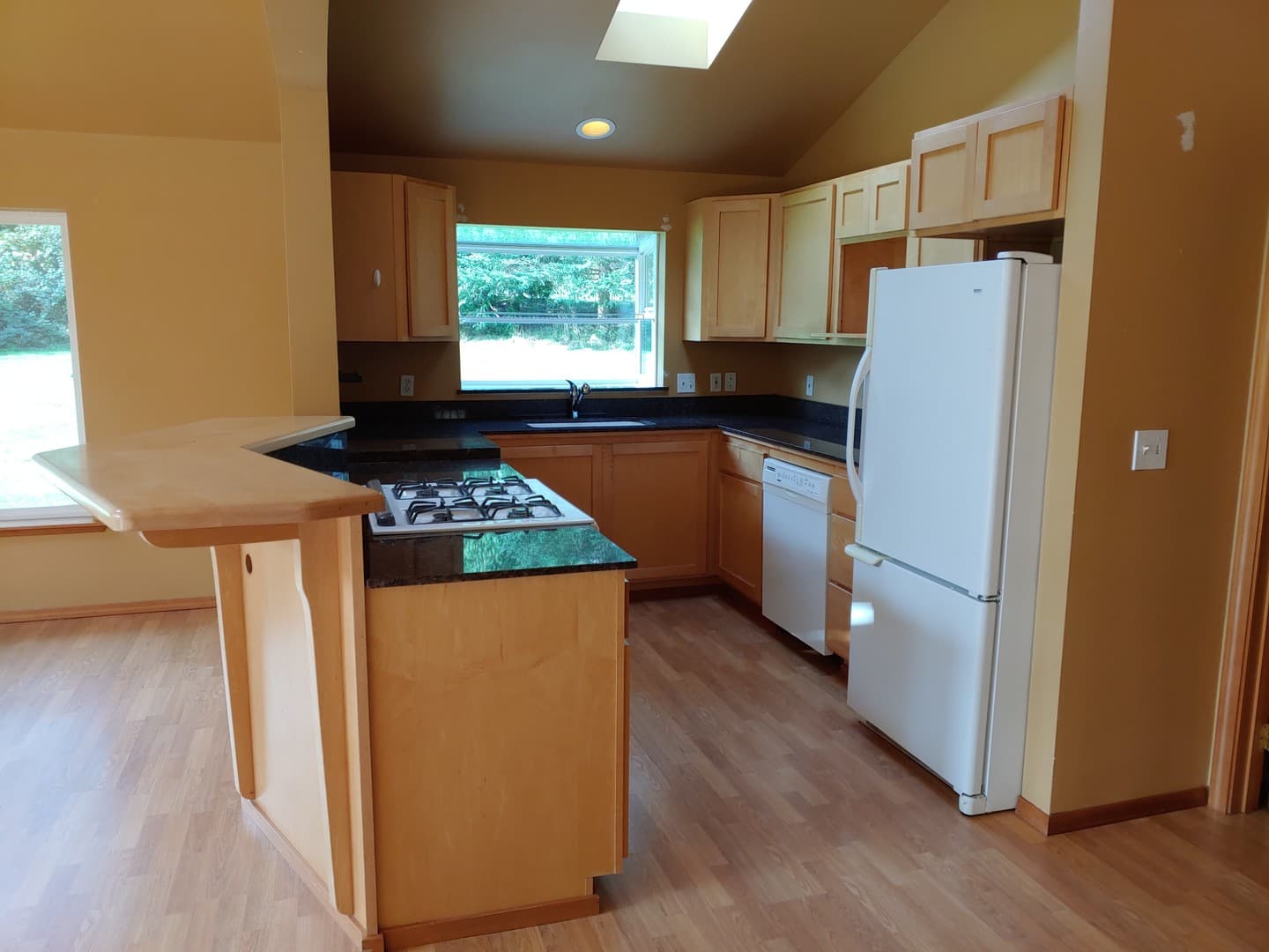 Greenbank Apartment: 925 Classic Road