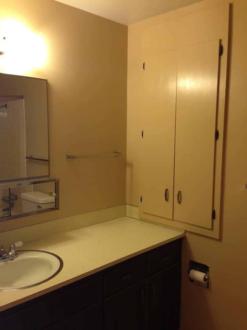 Greenbank Apartment: 925 Classic Road
