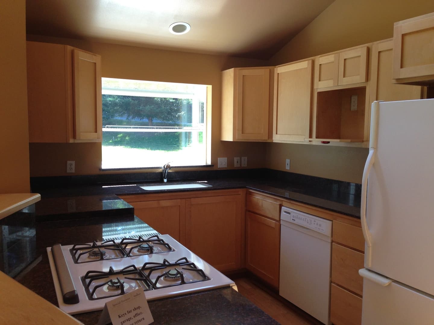 Greenbank Apartment: 925 Classic Road