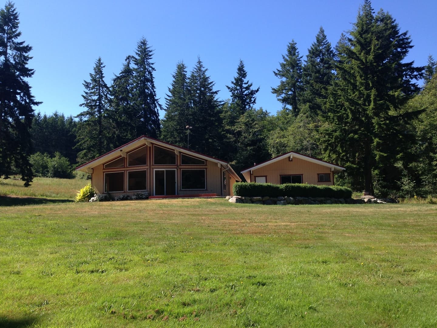 Greenbank Apartment: 925 Classic Road