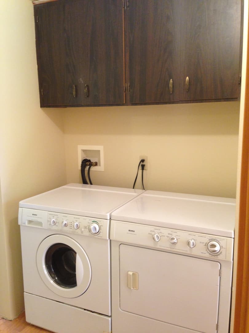 Greenbank Apartment: 925 Classic Road