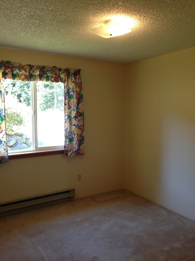 Greenbank Apartment: 925 Classic Road